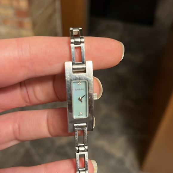 Gucci 3900L watch with light blue face - Picture 5 of 6